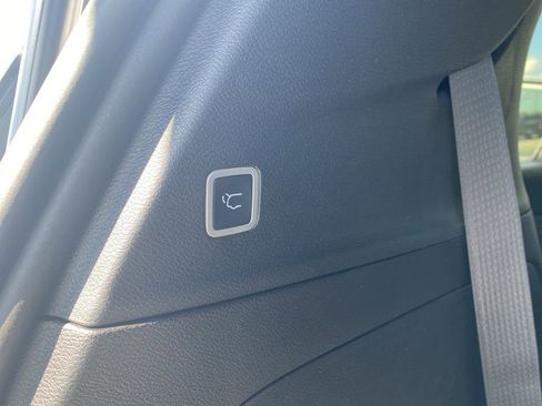 New 2026 Chrysler Pacifica Select image 36