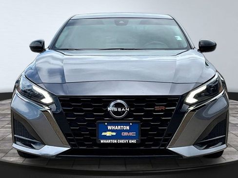 Used 2023 Nissan Altima 2.5 SR w/ SR Premium Package FWD image 3