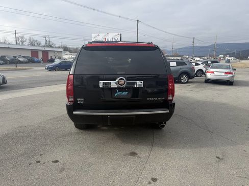 Used 2012 Cadillac Escalade Luxury image 7