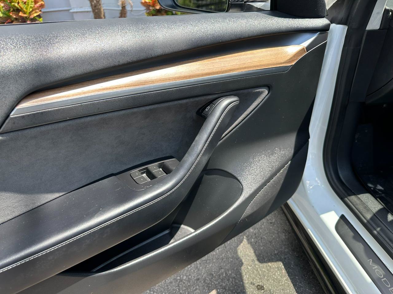 Used 2022 Tesla Model 3 Long Range AWD/4WD image 28