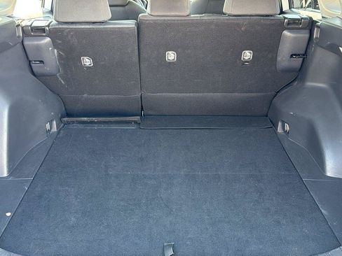 Used 2025 Toyota RAV4 XLE FWD image 25