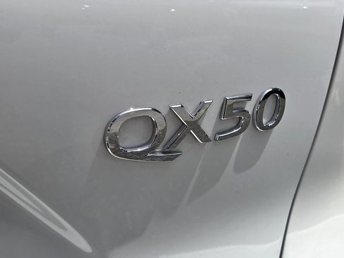 Used 2023 INFINITI QX50 Luxe FWD image 16