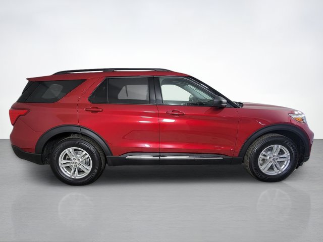 Certified 2023 Ford Explorer XLT w/ Equipment Group 202A AWD/4WD image 2