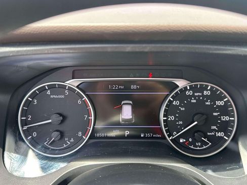 Used 2022 Nissan Rogue SV AWD/4WD image 25