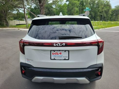 Used 2025 Kia Seltos S FWD image 8