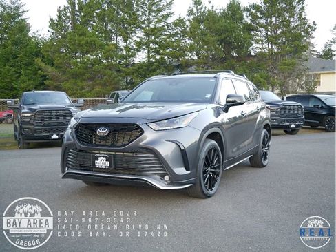 Used 2024 Toyota Highlander XSE image 1