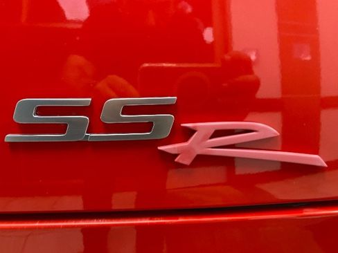 Used 2004 Chevrolet SSR w/ Preferred Equipment Group RWD image 18