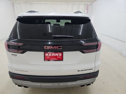 Used 2025 GMC Acadia Elevation FWD image 5