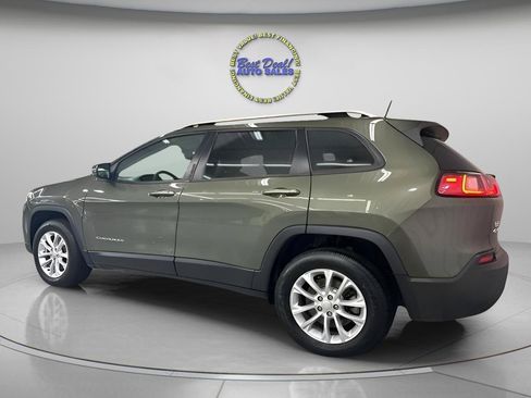Used 2021 Jeep Cherokee Latitude w/ Mopar Interior Package AWD/4WD image 3