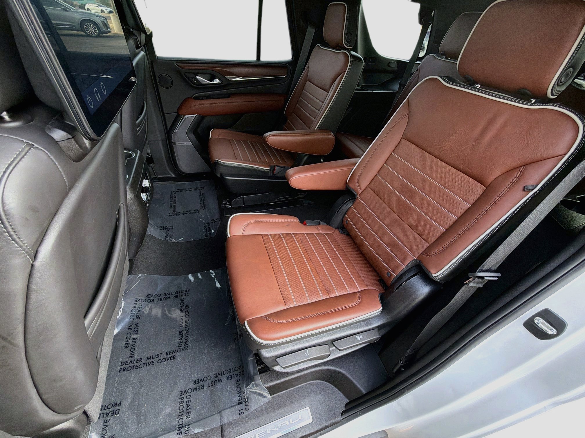 Used 2023 GMC Yukon Denali Ultimate AWD/4WD image 26