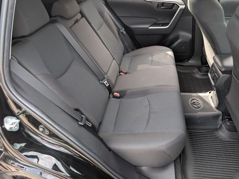 Used 2022 Toyota RAV4 LE FWD image 19
