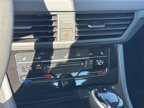 New 2026 Volkswagen Jetta SE FWD image 20