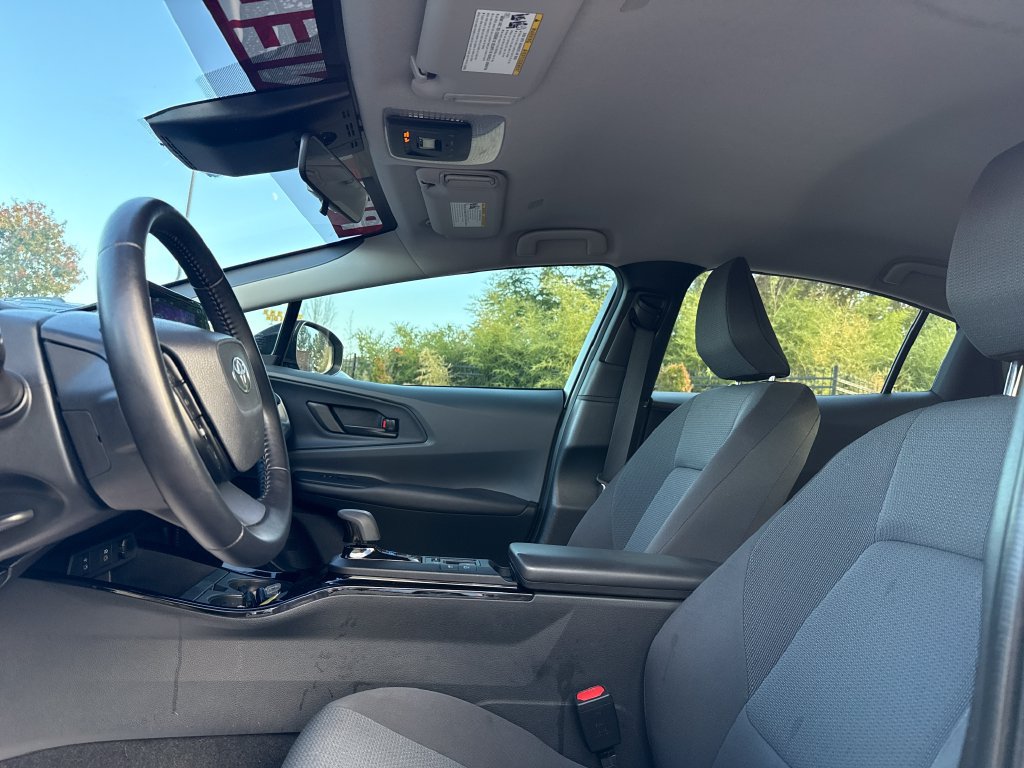 Used 2024 Toyota Prius LE FWD image 16