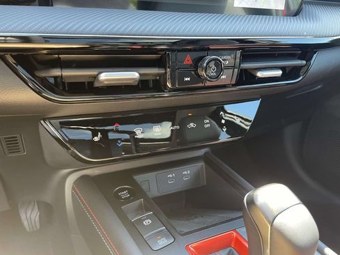 New 2026 Nissan Kicks SR w/ SR Premium Package FWD image 19