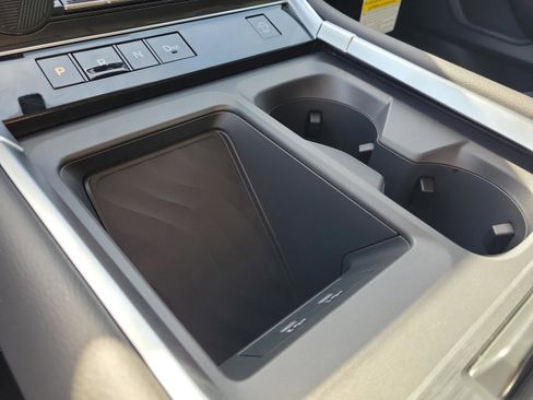 New 2026 Nissan Armada SV image 31