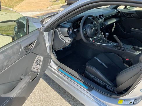 New 2025 Toyota GR86 Premium image 7