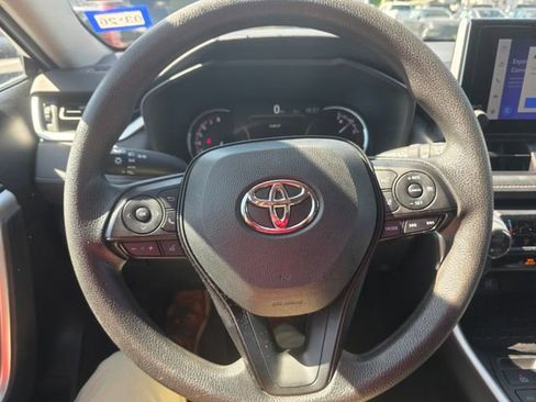 Used 2024 Toyota RAV4 XLE FWD image 17