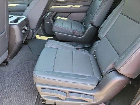 Used 2021 GMC Yukon XL Denali image 15