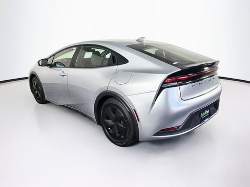 Used 2025 Toyota Prius FWD image 5