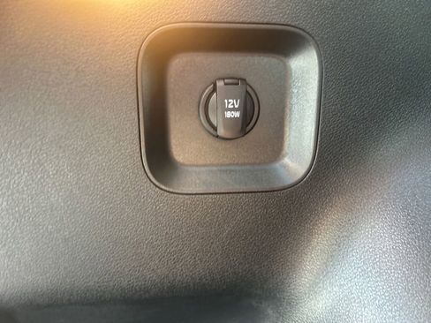 Used 2025 Kia Sportage LX image 31