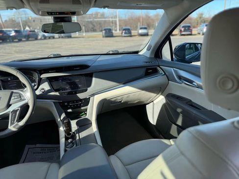 Used 2020 Cadillac XT5 Premium Luxury image 19