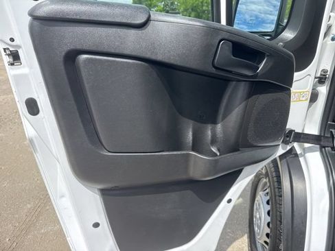 Used 2025 RAM ProMaster 2500 w/ Convenience Group FWD image 16