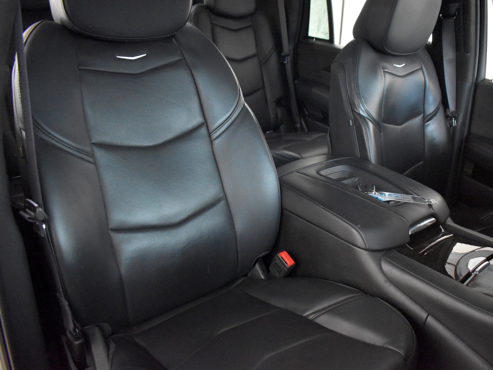 Used 2017 Cadillac Escalade Platinum AWD/4WD image 38