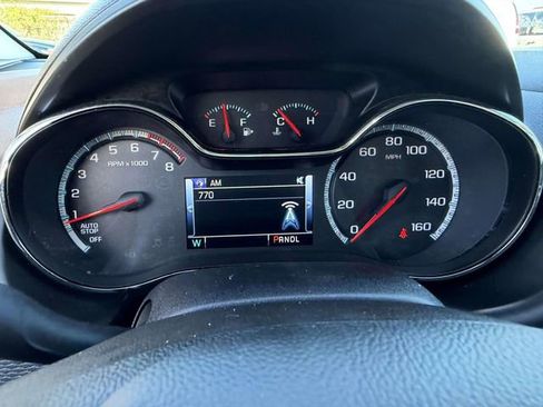 Used 2018 Chevrolet Cruze LT w/ Sun And Sound Package FWD image 29