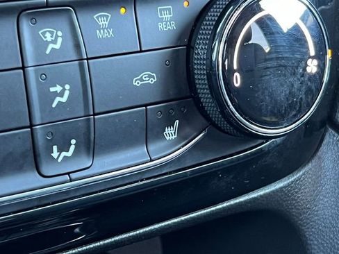 Used 2022 Buick Encore GX Preferred w/ Cold Weather Comfort Package image 27