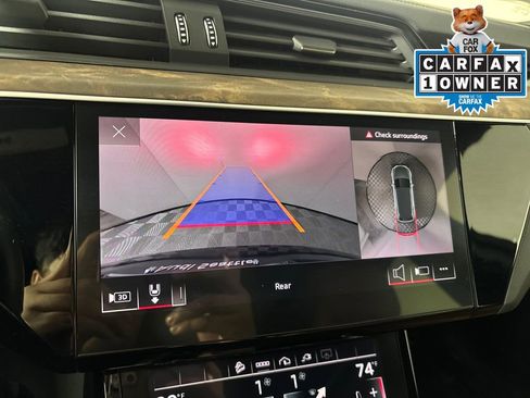 Used 2022 Audi e-tron Premium w/ Convenience Plus Package image 21