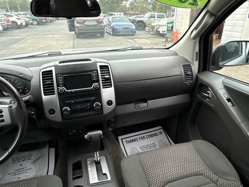 Used 2016 Nissan Frontier SV image 20