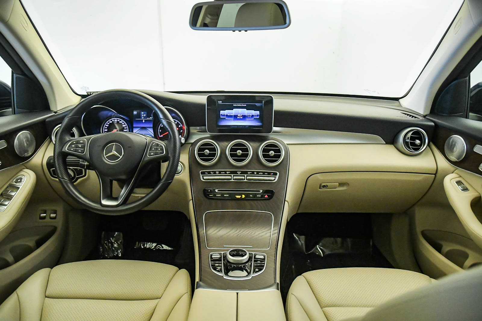 Used 2019 Mercedes-Benz GLC 350e 4MATIC image 14