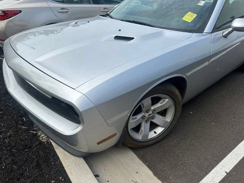 Used 2012 Dodge Challenger SXT RWD image 2