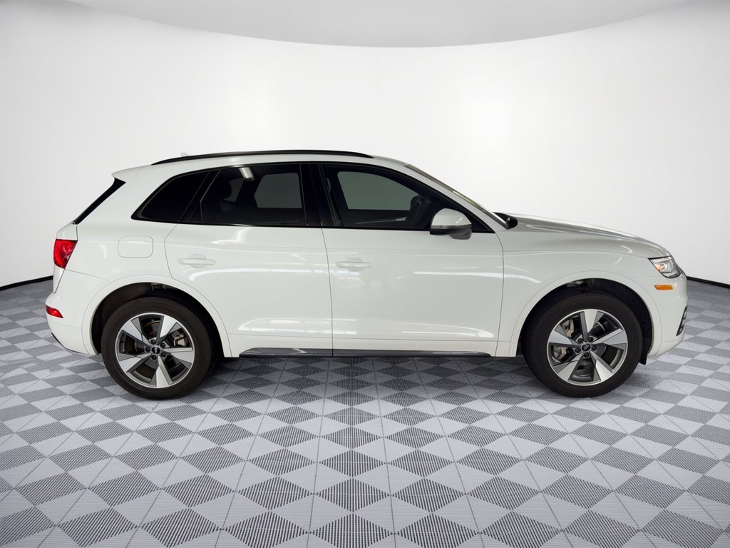 Used 2020 Audi Q5 2.0T Premium w/ Titanium Sport Package AWD/4WD image 8