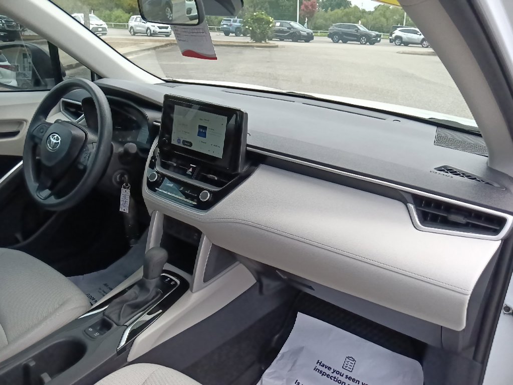 Used 2025 Toyota Corolla Cross L FWD image 32