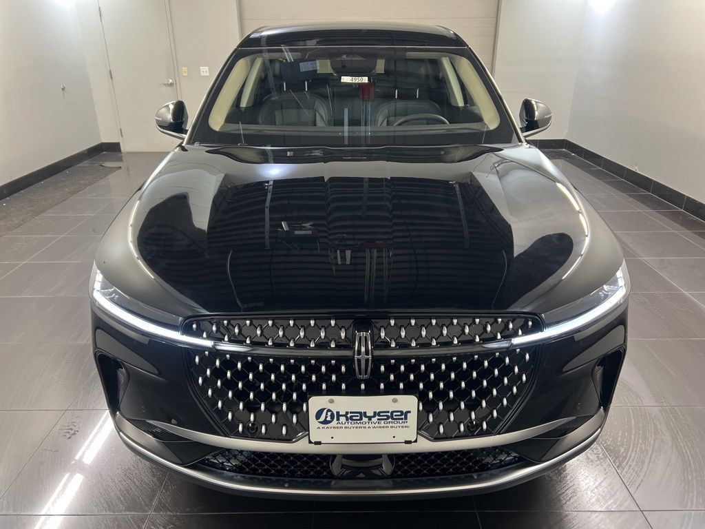 Used 2026 Lincoln Nautilus Premier AWD/4WD image 2