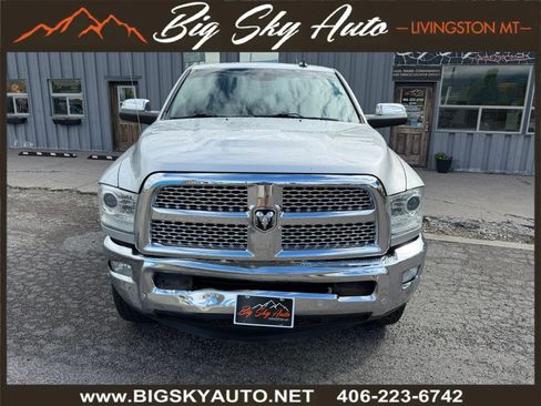 Used 2016 RAM 2500 Laramie w/ Convenience Group AWD/4WD image 2
