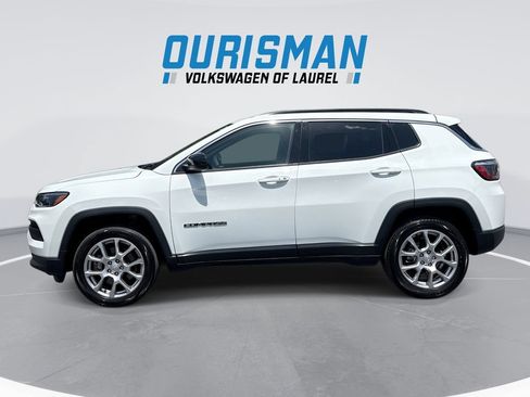 Used 2023 Jeep Compass Latitude AWD/4WD image 5