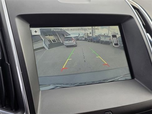 Used 2017 Ford Edge Titanium w/ Technology Package image 19