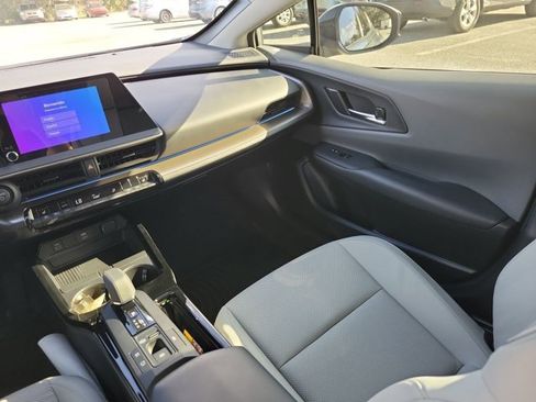 Used 2023 Toyota Prius XLE image 3