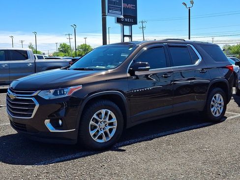 Certified 2018 Chevrolet Traverse LT AWD/4WD image 2