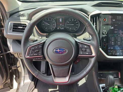 Used 2025 Subaru Ascent Touring AWD/4WD image 18