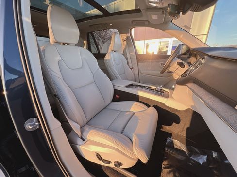Certified 2024 Volvo XC90 B6 Ultimate w/ Protection Package Premier image 28