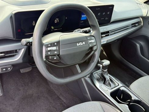 Used 2025 Kia K4 FWD image 4