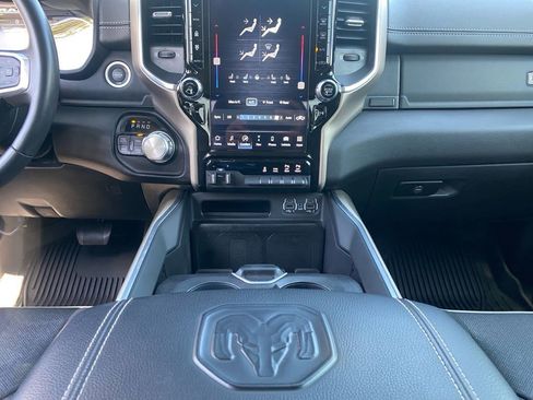 Used 2022 RAM 1500 Laramie AWD/4WD image 17