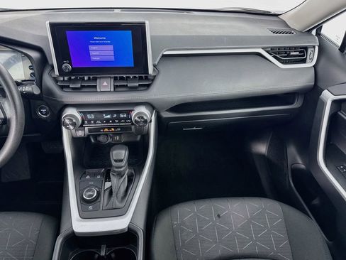Used 2025 Toyota RAV4 XLE AWD/4WD image 28