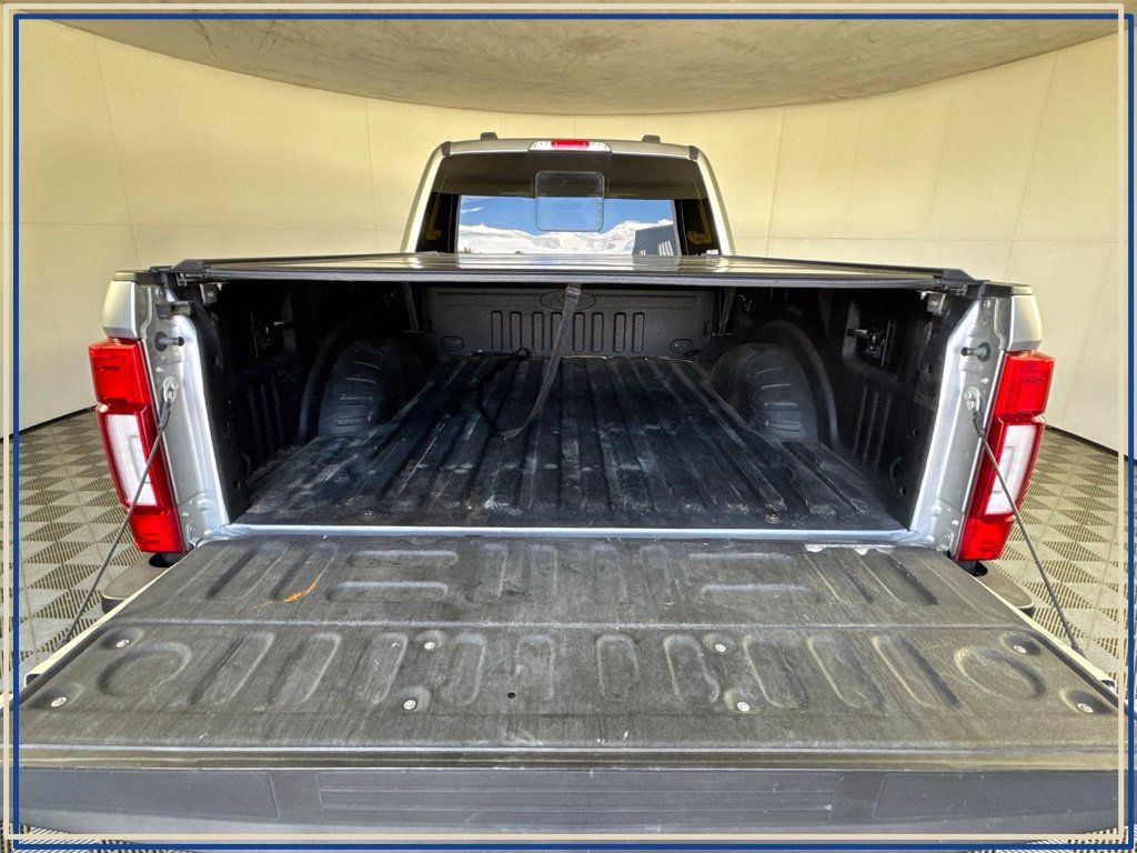 Used 2022 Ford F250 Lariat w/ Black Appearance Package AWD/4WD image 41