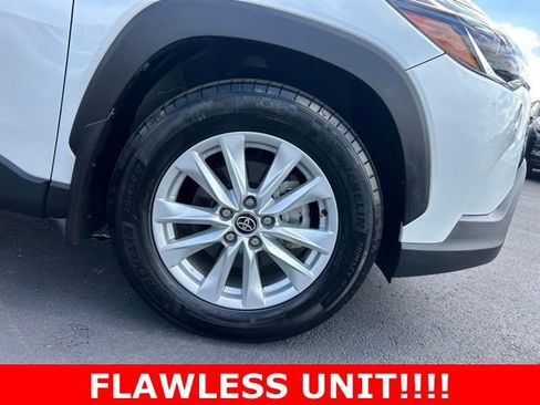 Used 2024 Toyota Corolla Cross LE image 8