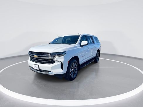 Used 2022 Chevrolet Suburban LT w/ LT Signature Package AWD/4WD image 4