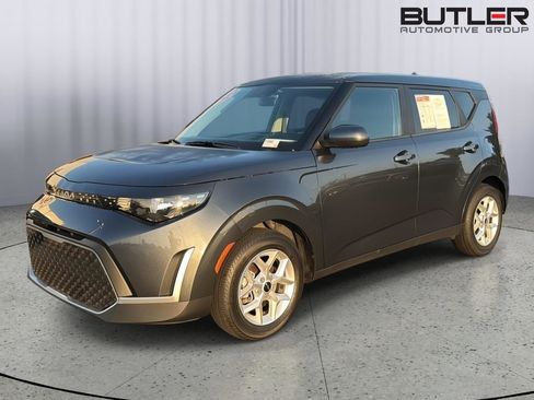 Used 2024 Kia Soul LX w/ Option Group 015 FWD image 1